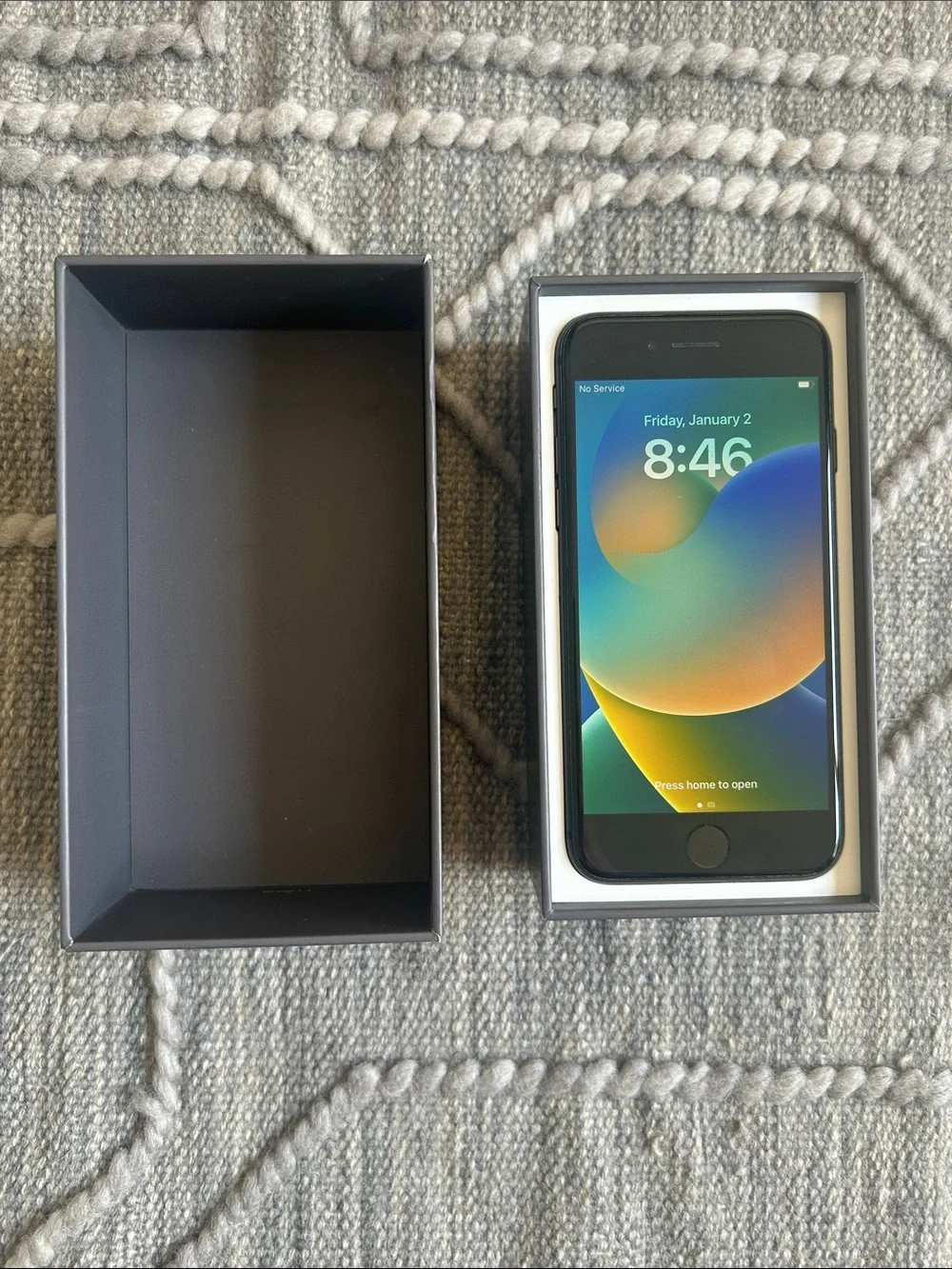 Apple iPhone 8, Space Gray, 64GB-Unlocked!! Authentic, Gently used for 2 years.